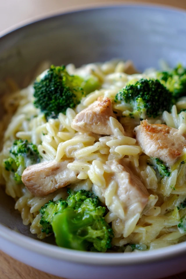 Creamy Dreamy Chicken & Broccoli Orzo Bowl